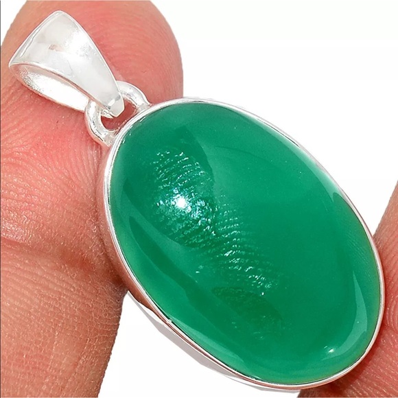 Earth Art hand crafted artisan Jewelry - Vibrant green onyx silver pendant